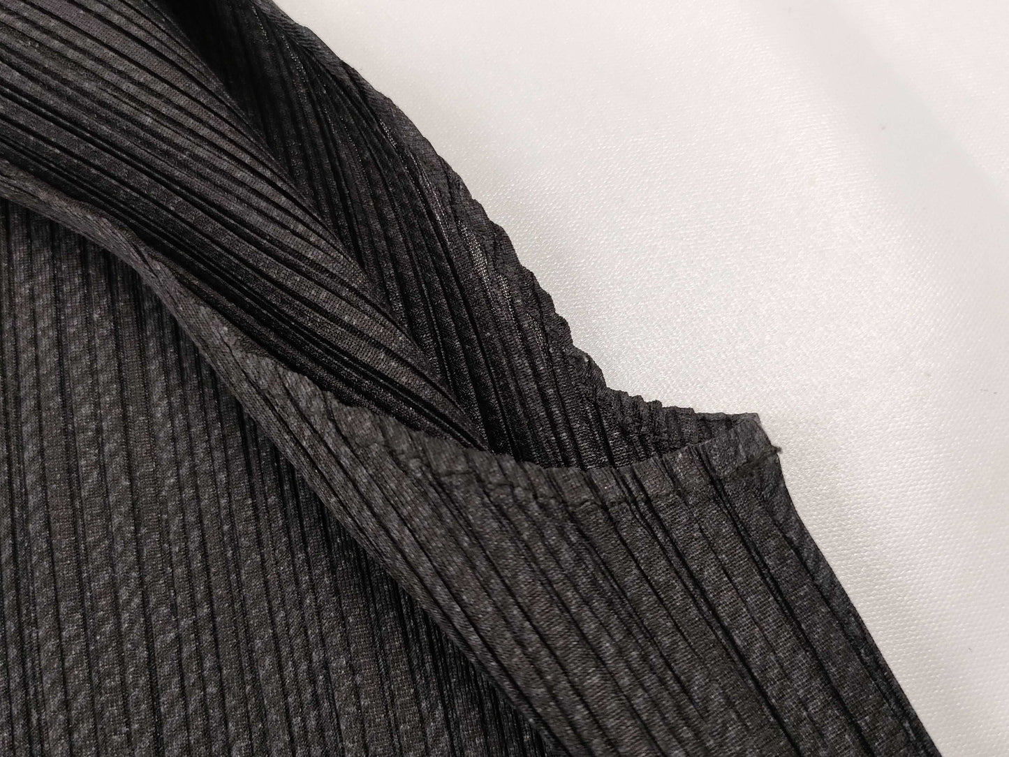 ISSEY MIYAKE Pleats Please Sleeveless Top