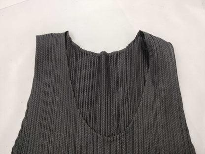 ISSEY MIYAKE Pleats Please Sleeveless Top