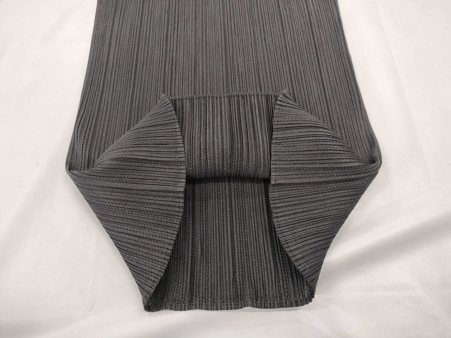 ISSEY MIYAKE Pleats Please Sleeveless Top