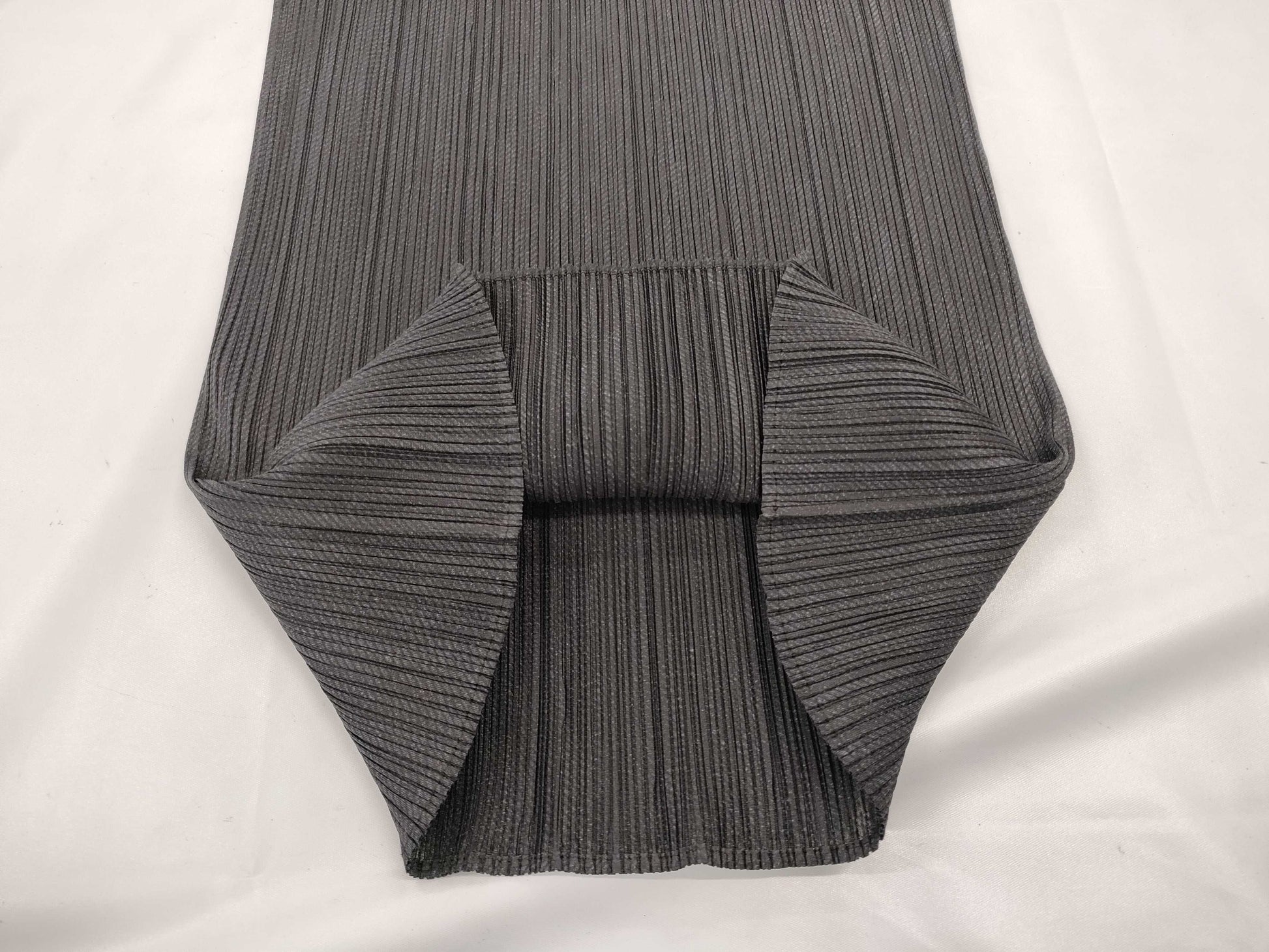 ISSEY MIYAKE Pleats Please Sleeveless Top