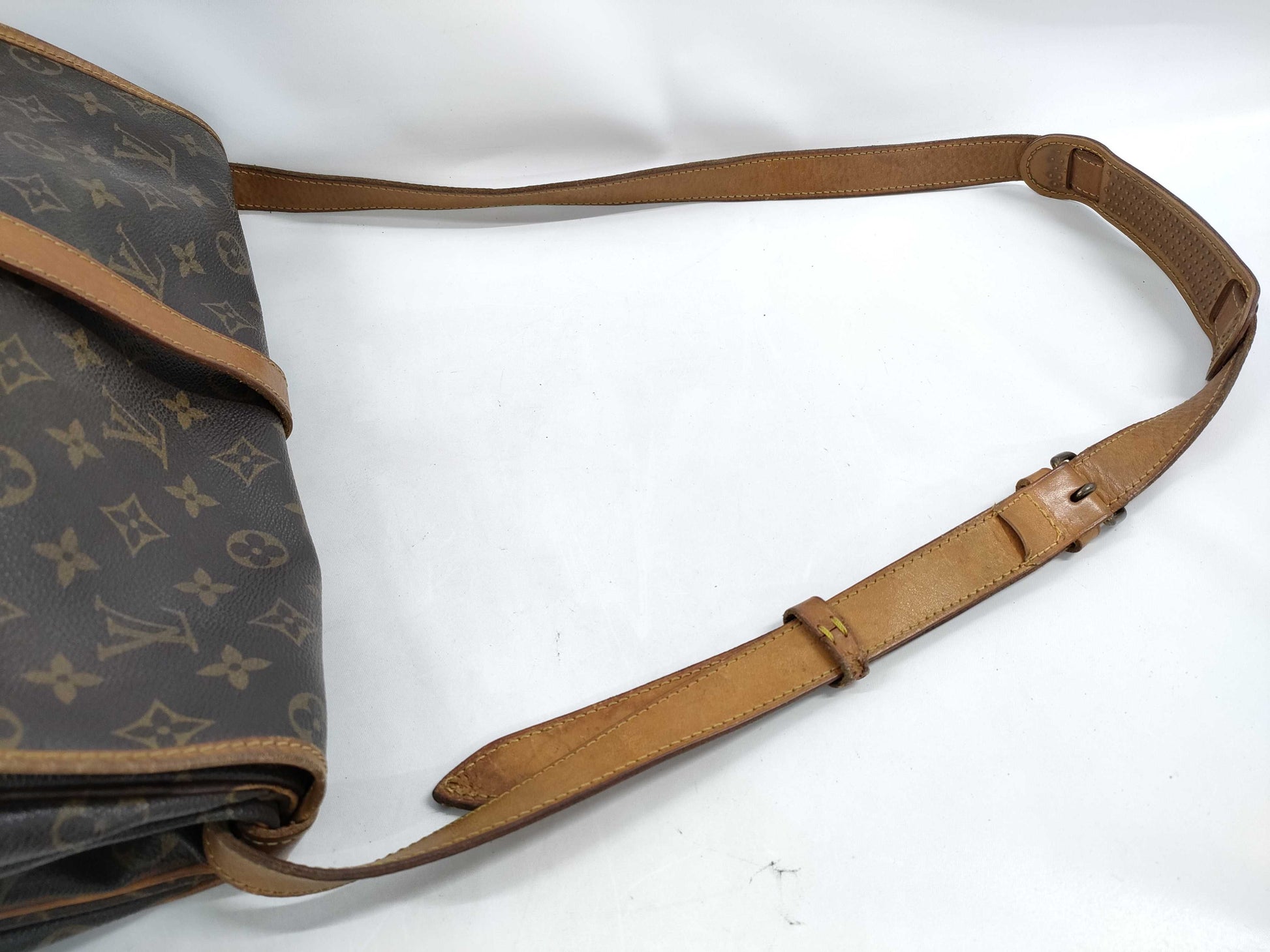 LOUIS VUITTON Monogram M42254 Saumur 35 Shoulder Bag