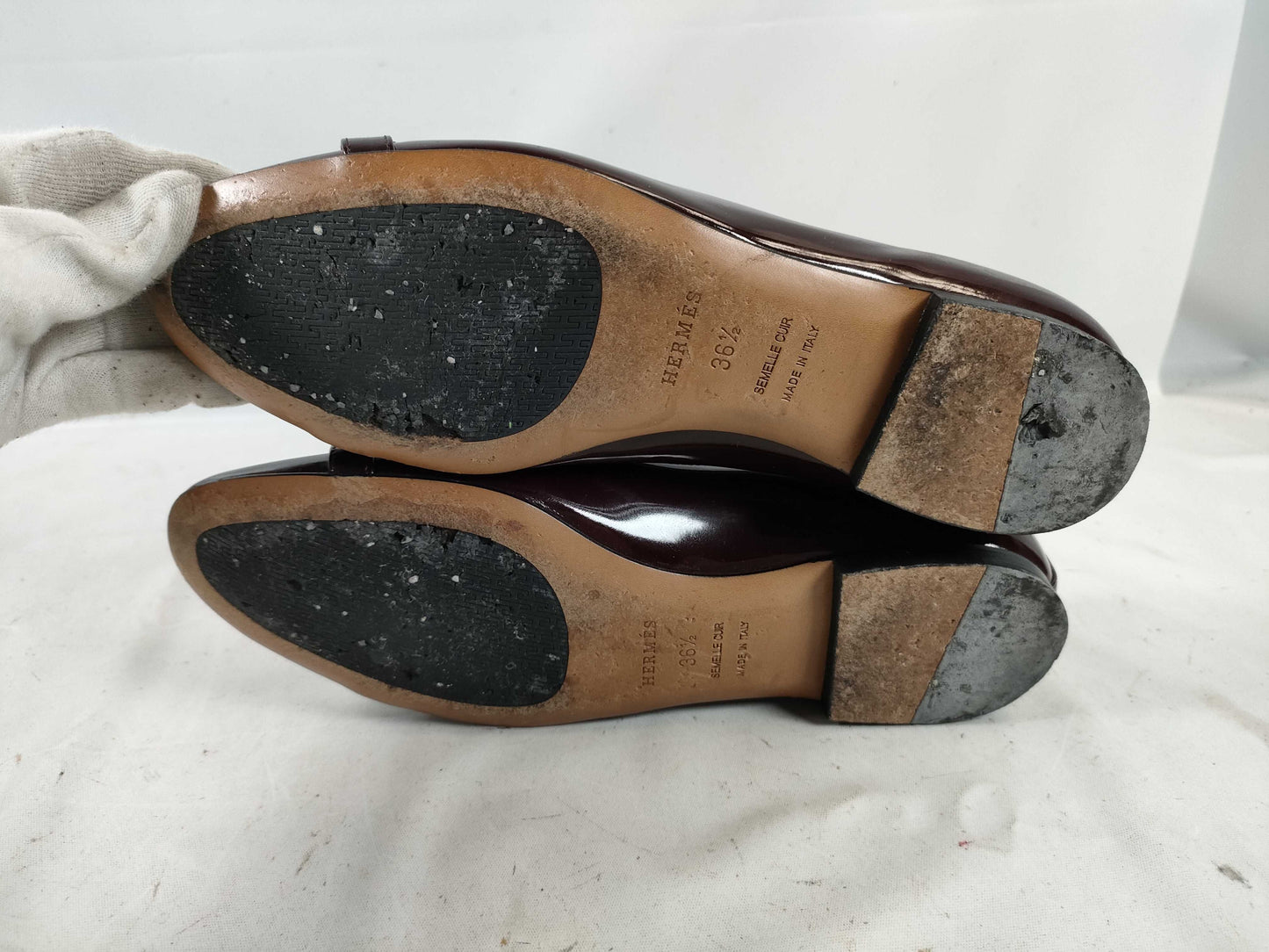 HERMES Enamel Flat Round Toe Pumps