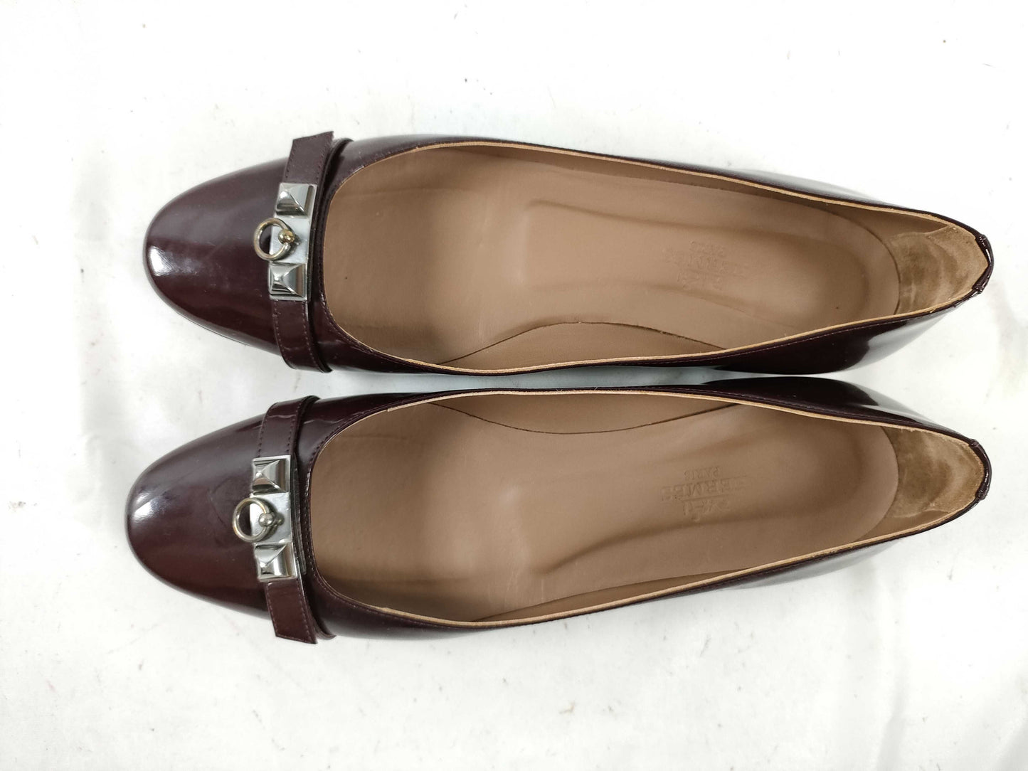 HERMES Enamel Flat Round Toe Pumps
