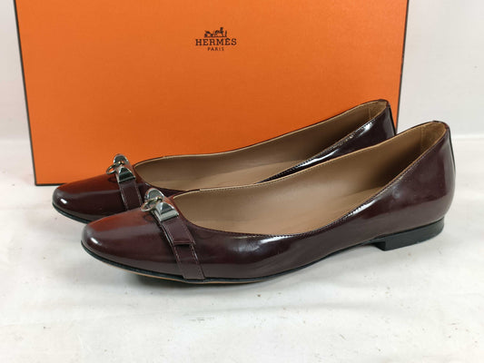 HERMES Enamel Flat Round Toe Pumps