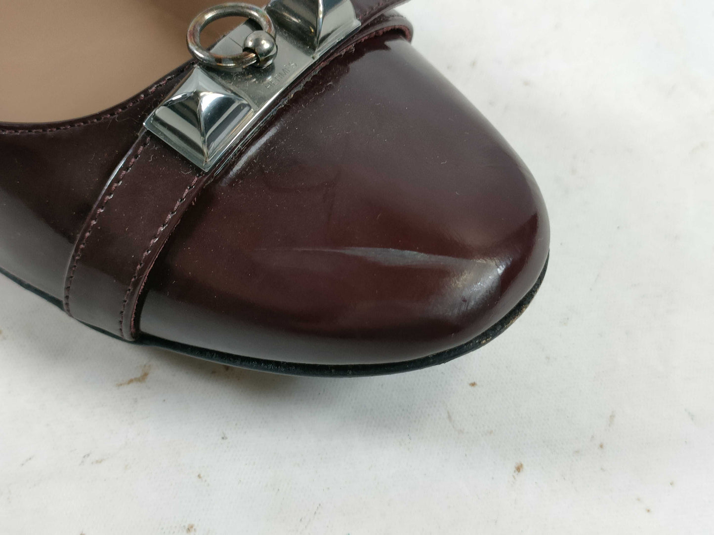 HERMES Enamel Flat Round Toe Pumps