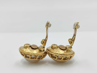 CHANEL 94A Pearl Earrings