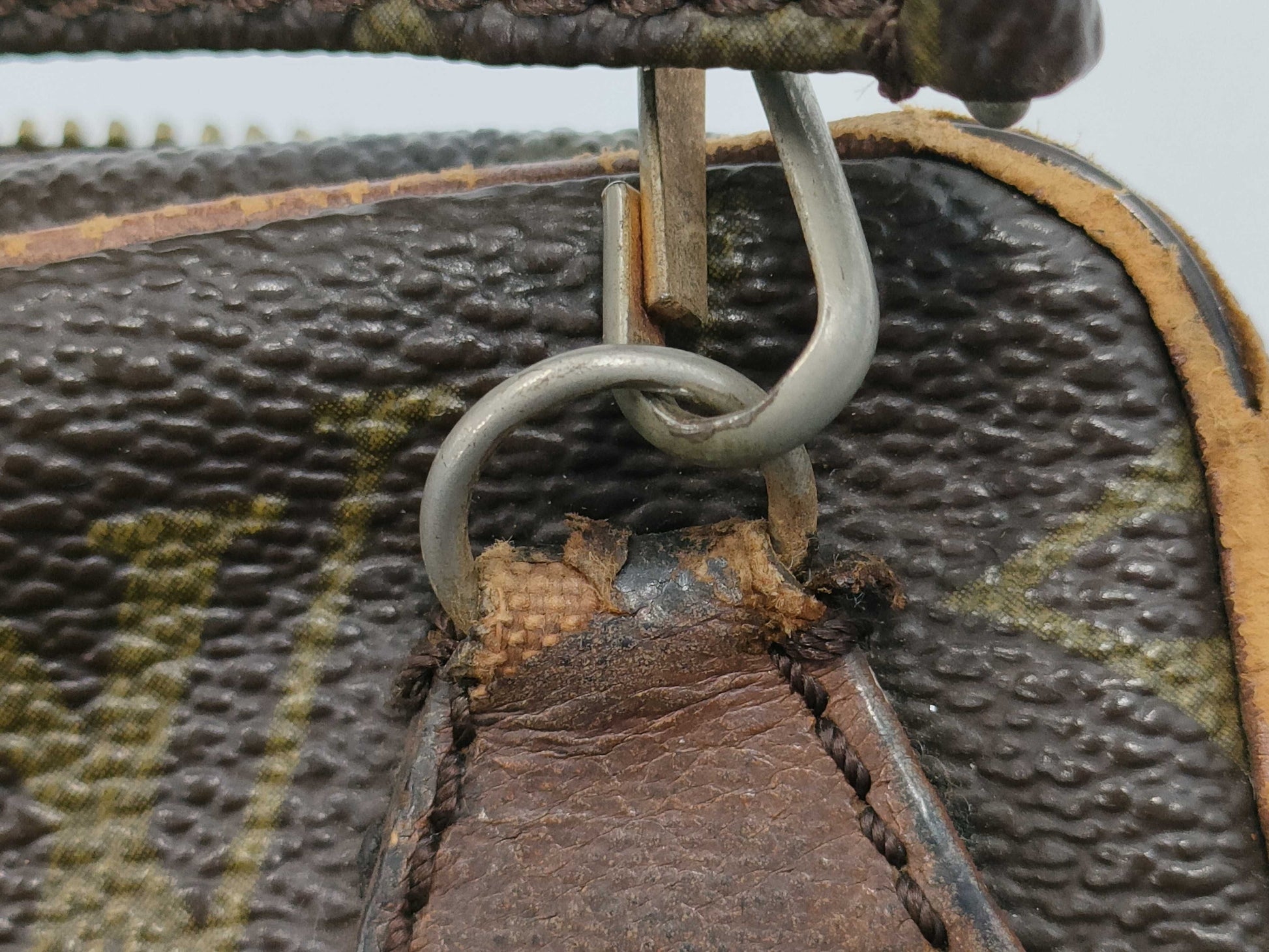 LOUIS VUITTON Monogram Shoulder Bag 