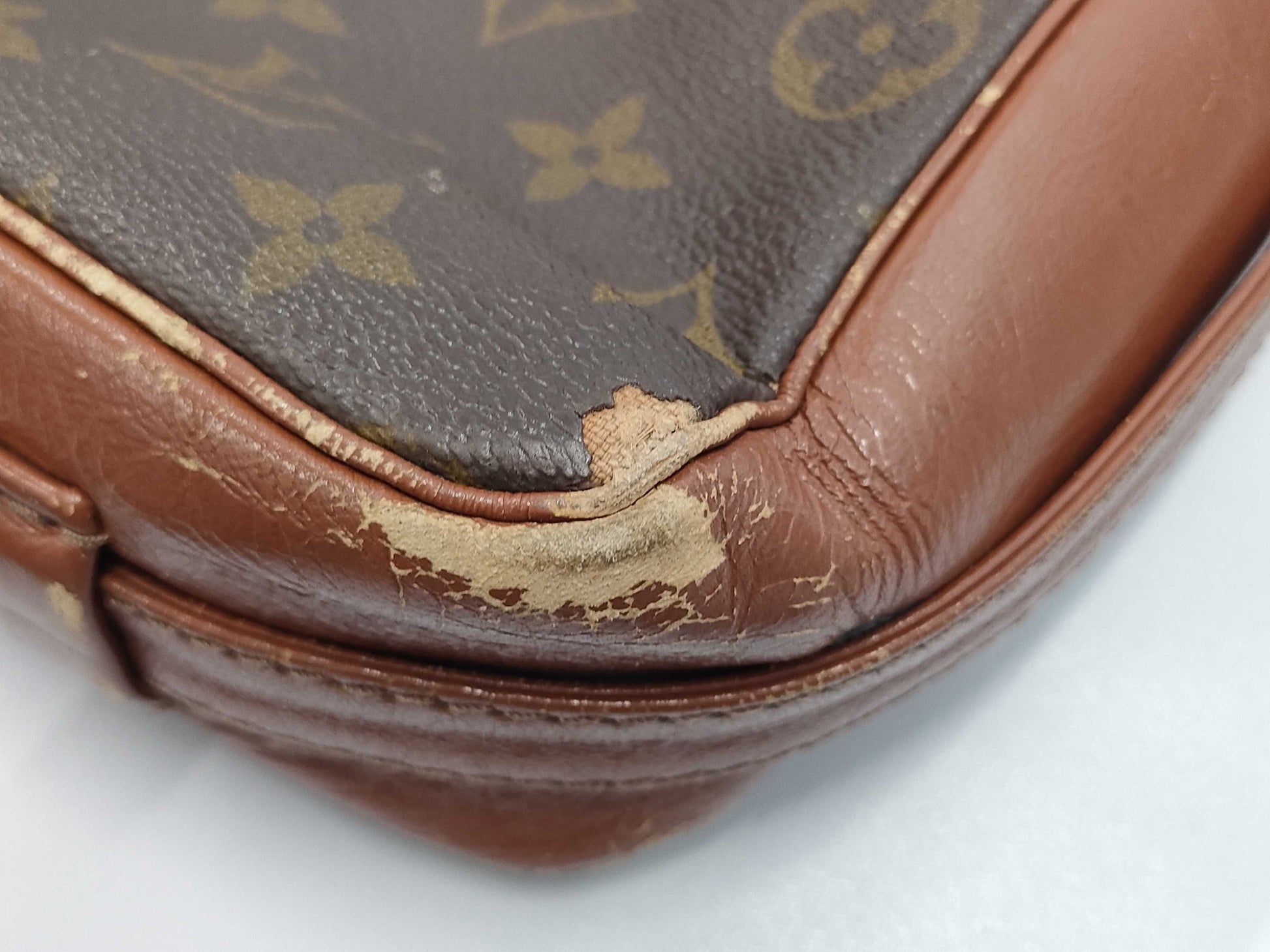 LOUIS VUITTON Monogram Shoulder Bag 