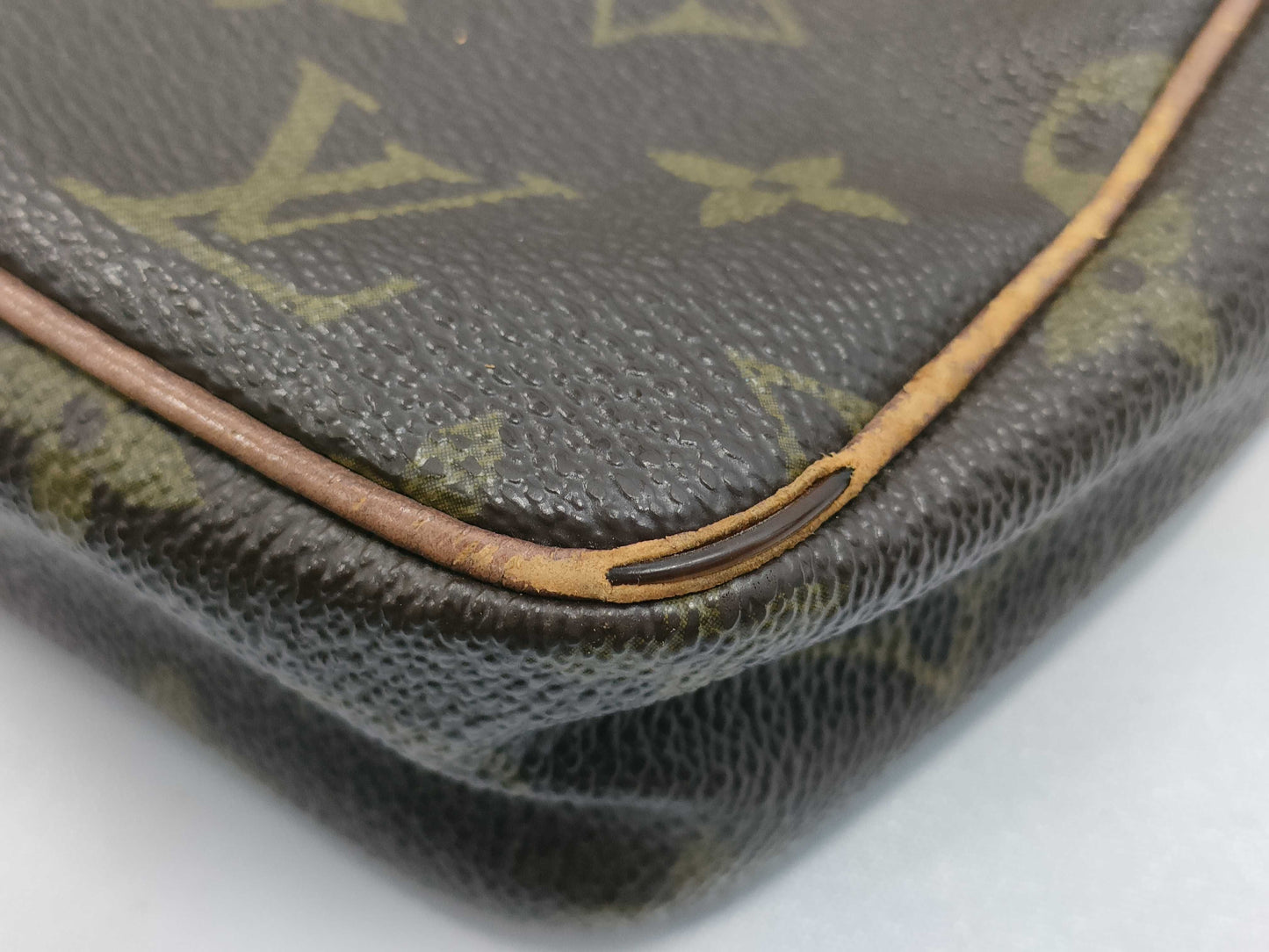 LOUIS VUITTON Monogram Shoulder Bag 