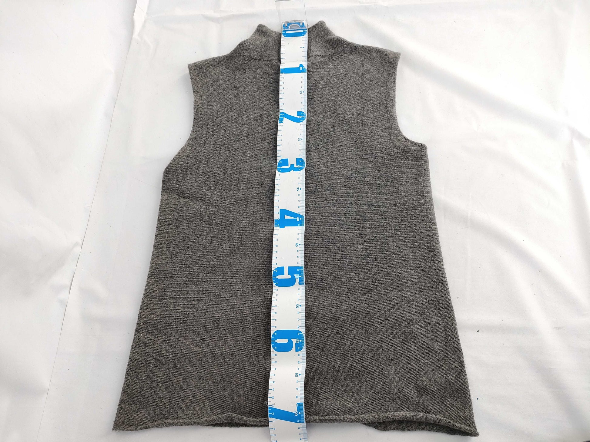 HERMES turtleneck sleeveless knit top, 100% cashmere, gray