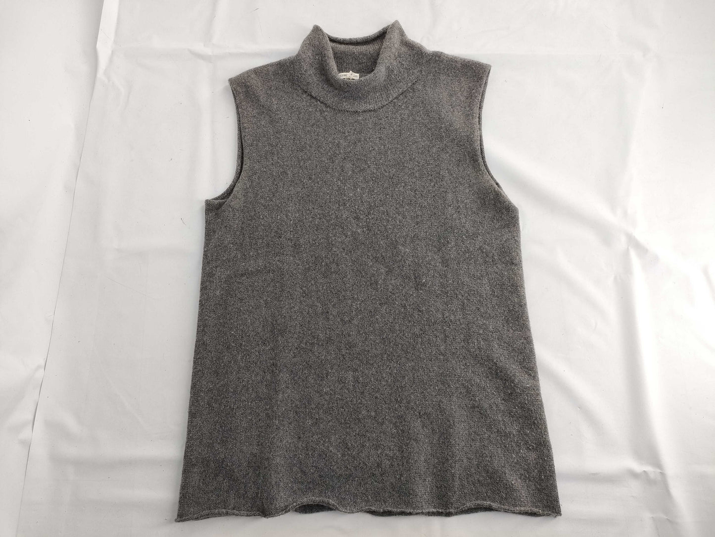 HERMES turtleneck sleeveless knit top, 100% cashmere, gray
