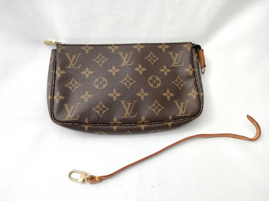 LOUIS VUITTON M40712 Monogram Pochette Accessoires Handbag