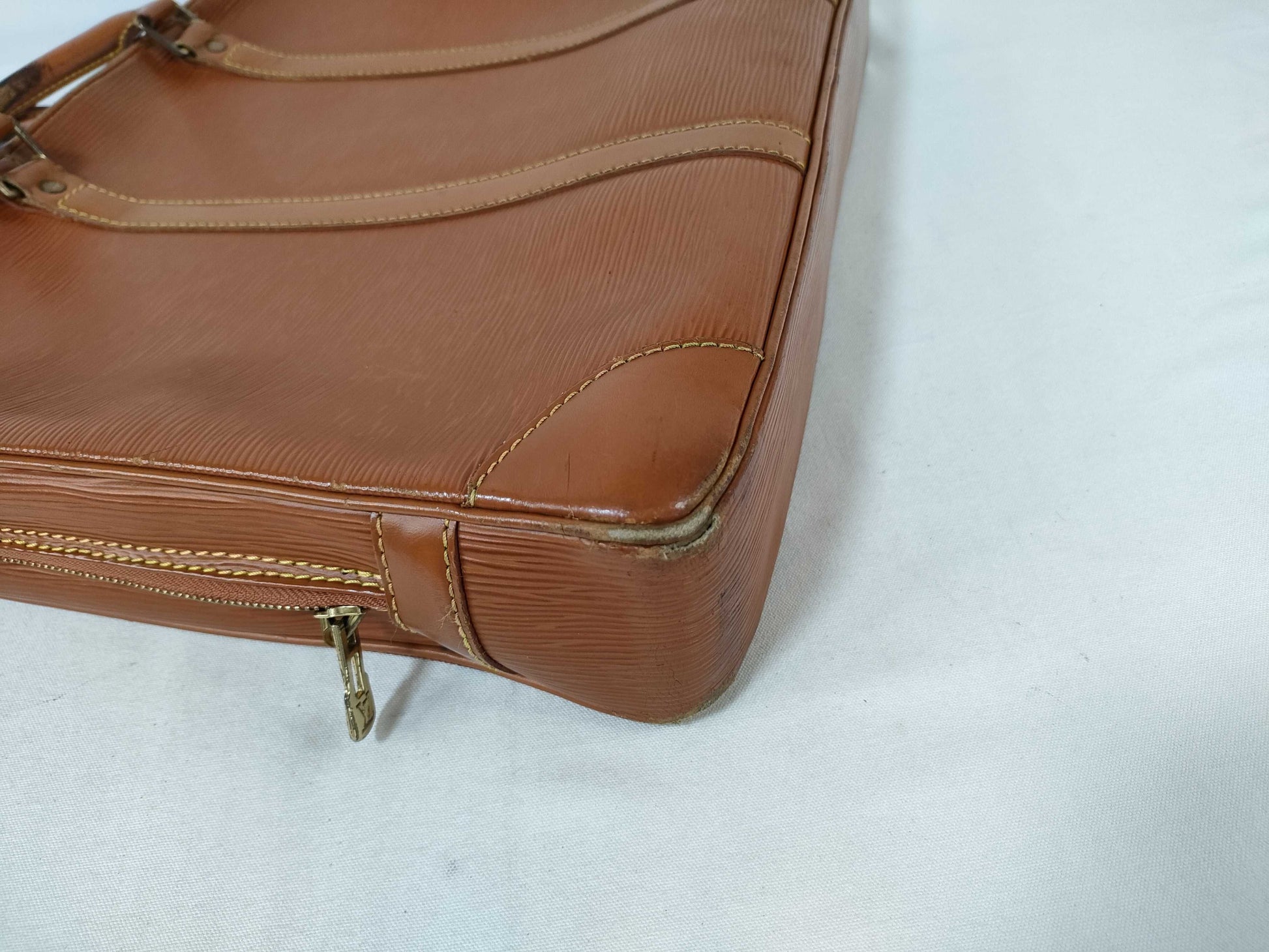 LOUIS VUITTON M59162 Epi Porte-Document Voyage M59162 Business Bag