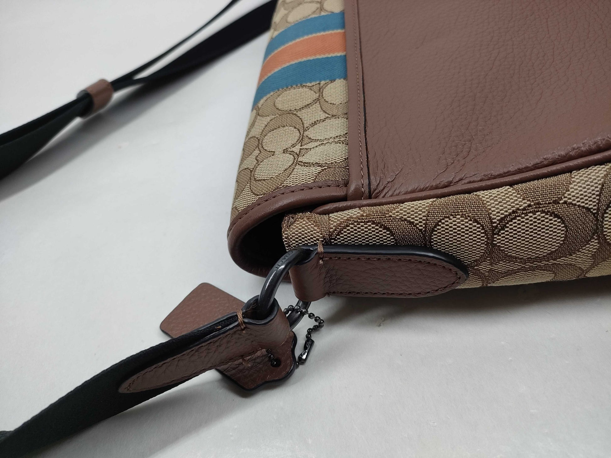 COACH Signature c9366 Shoulder Bag