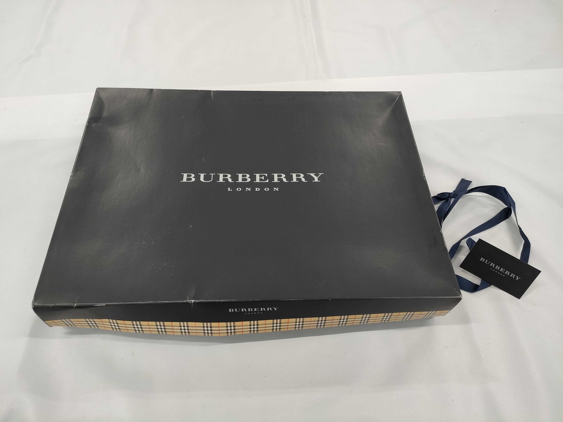 BURBERRY gift scarf