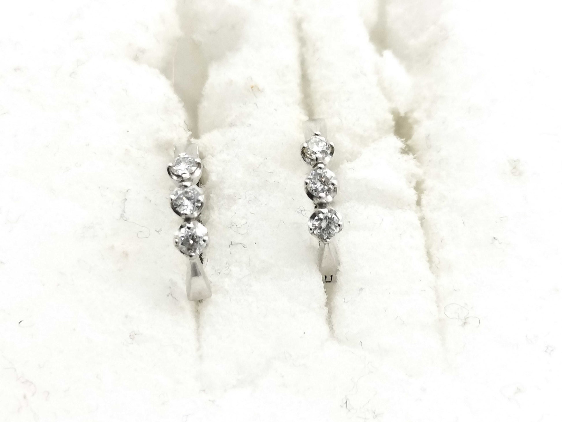 D0.10ct/0.10ct K18WG 2.0g Earrings 