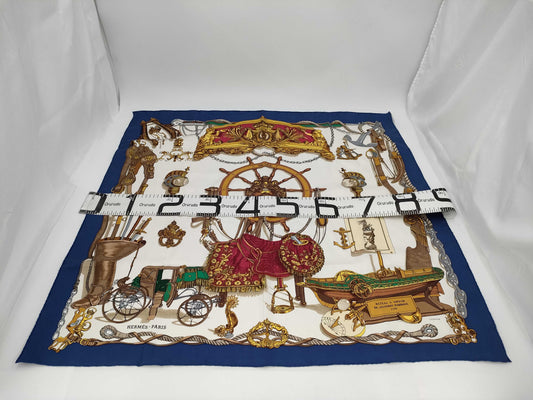 HERMES Carre Museum Scarf