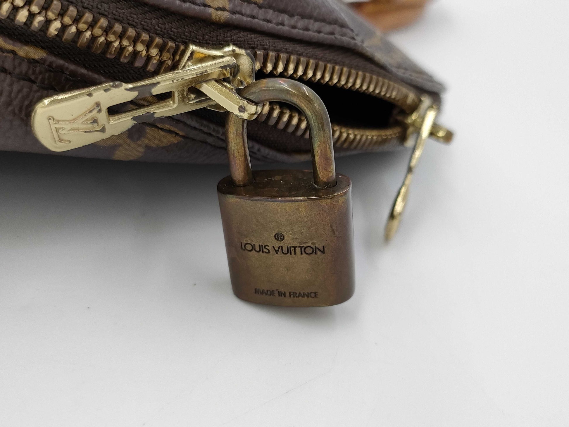 LOUIS VUITTON Monogram Alma M51130 Handbag with Cadena