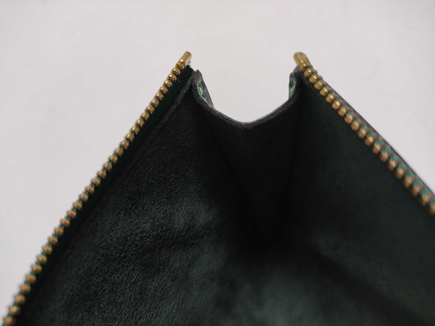 LOUIS VUITTON Epi Pochette Accessoires Clutch Bag M52944