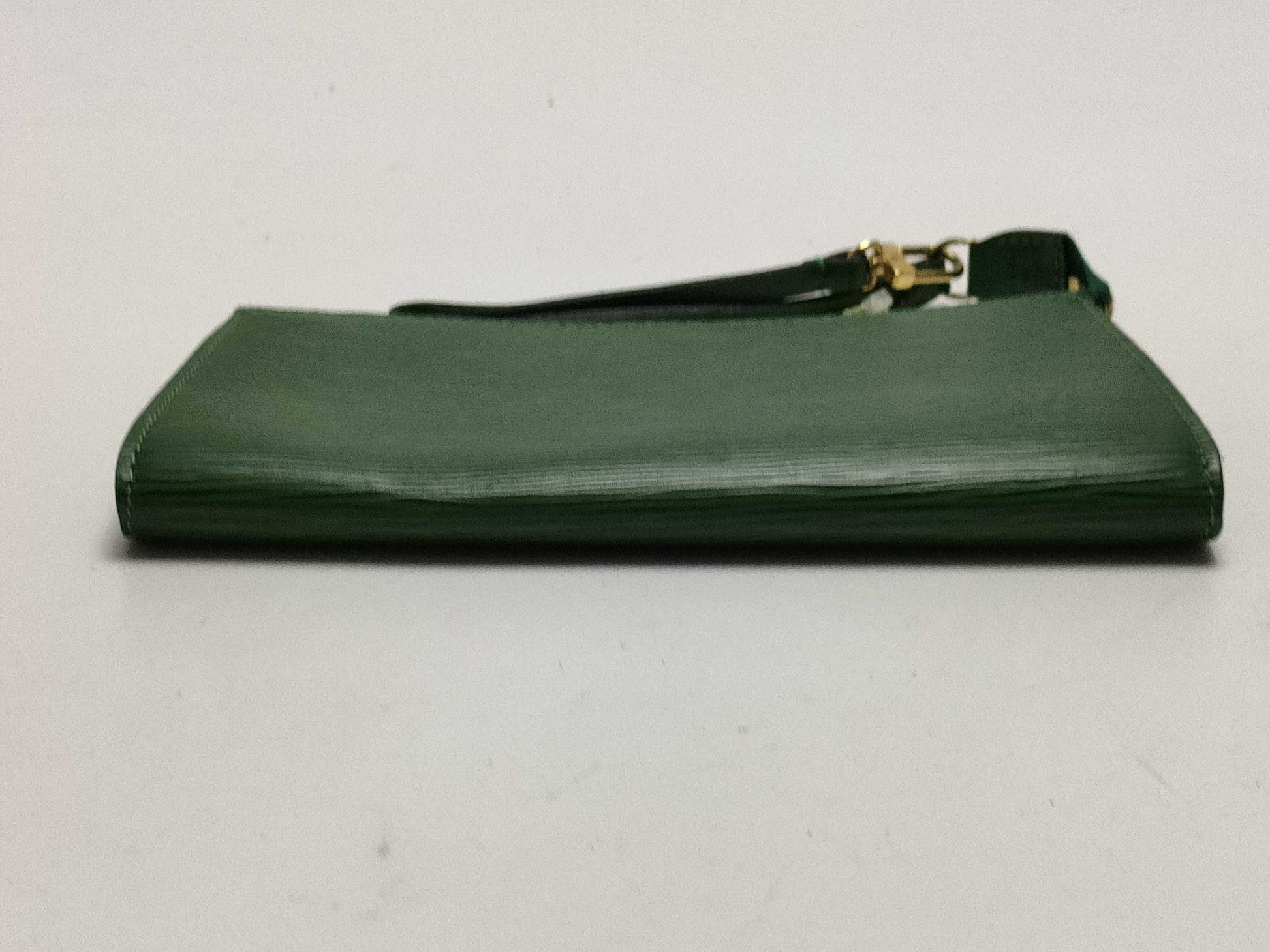 LOUIS VUITTON Epi Pochette Accessoires Clutch Bag M52944
