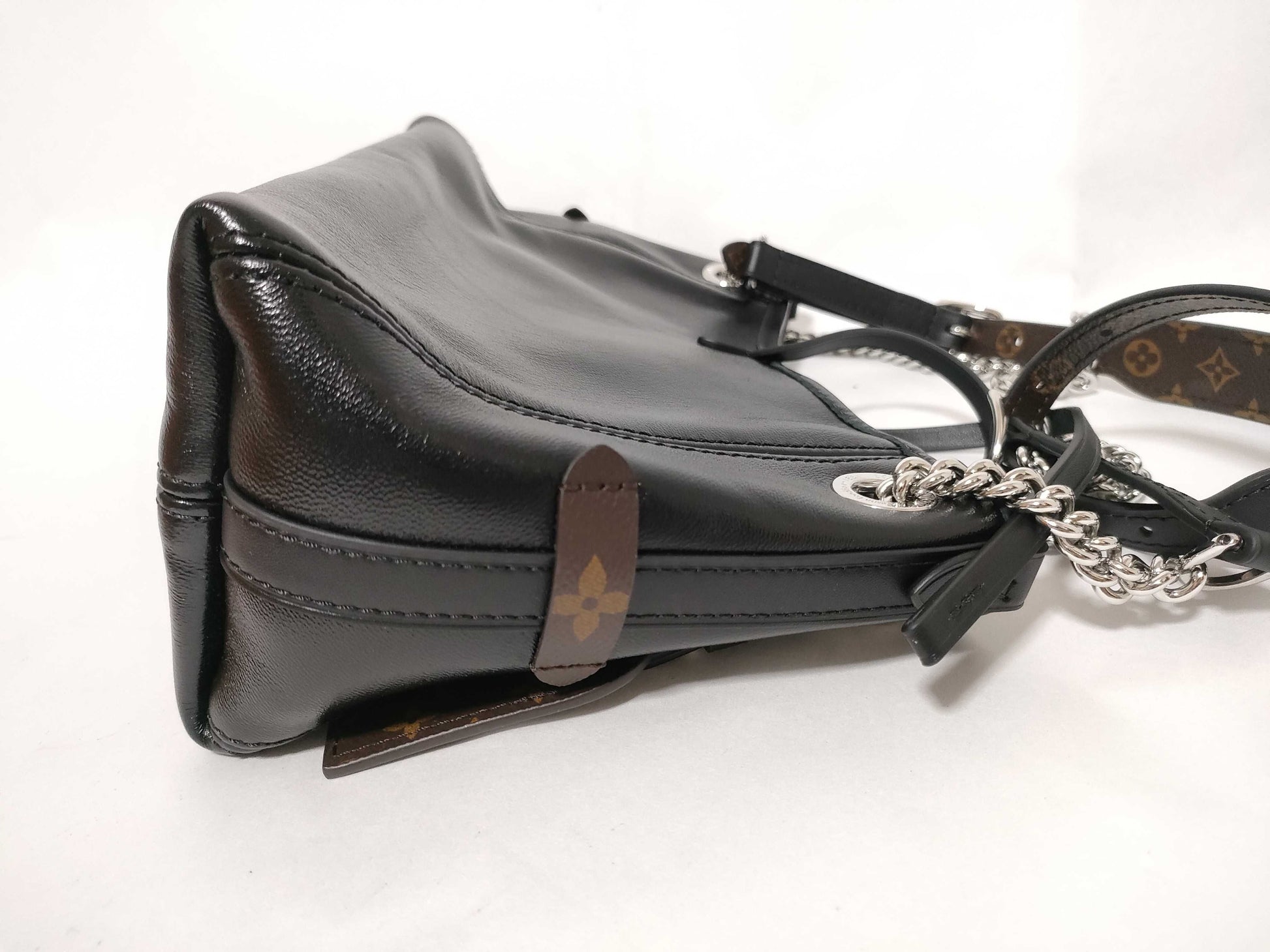 LOUIS VUITTON RFID Verified Monogram M12888 Carryall Vibe BB Handbag