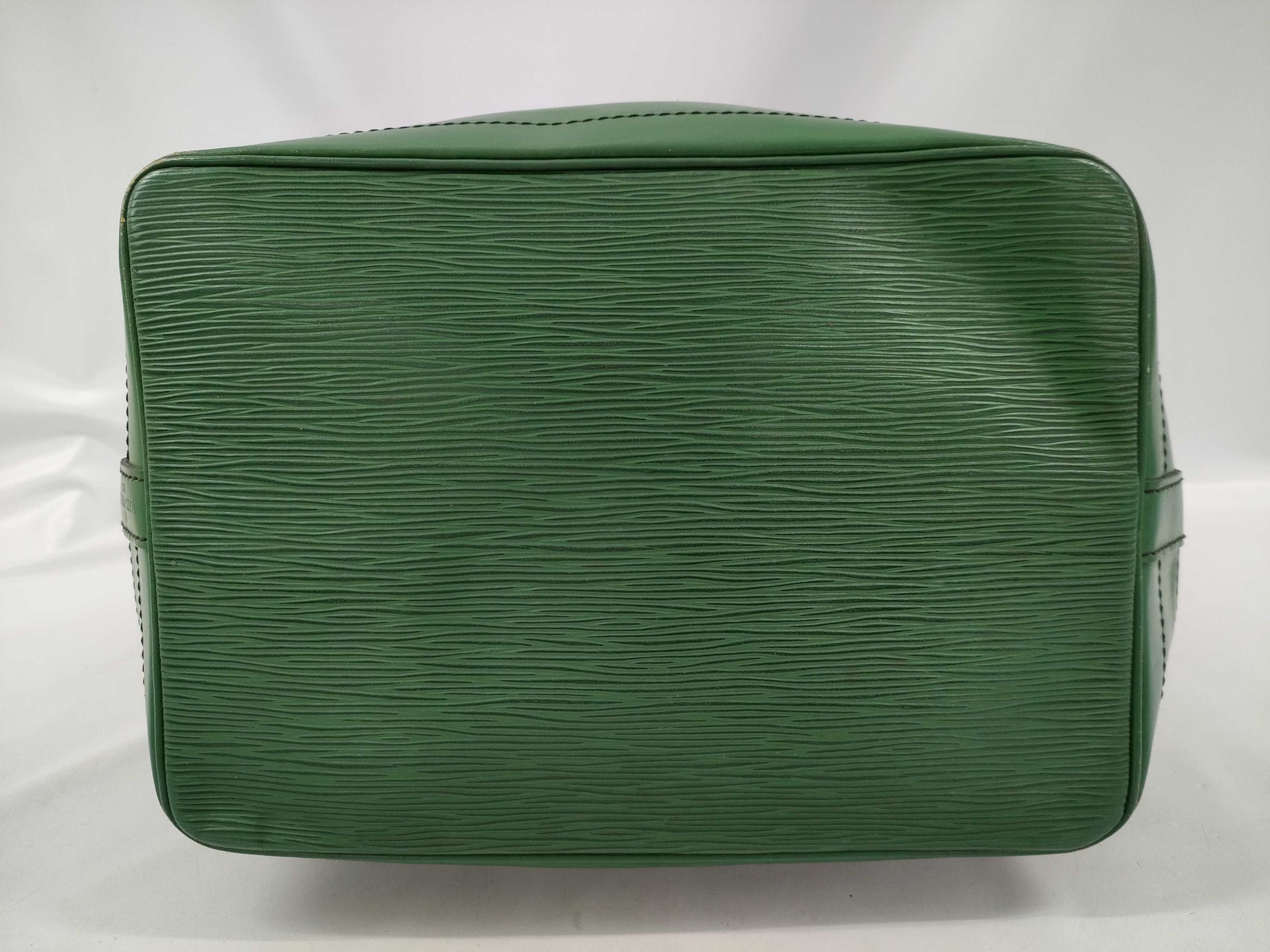 LOUIS VUITTON Epi Noe/Green Shoulder Bag