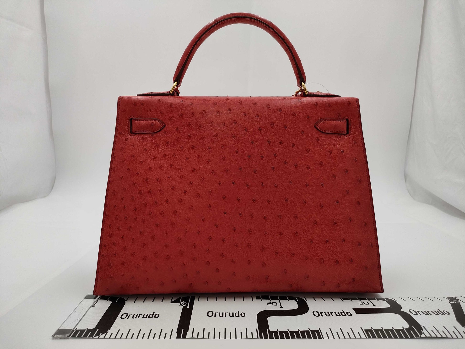 HERMES Kelly 32 Ostrich Handbag in Pink with Gold Hardware