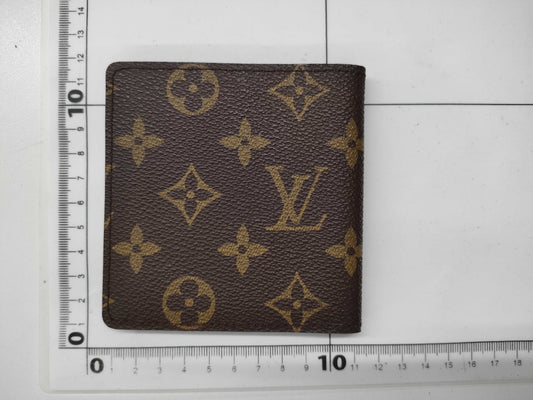 LOUIS VUITTON Monogram Bifold Wallet