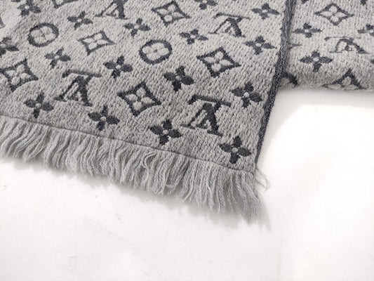 LOUIS VUITTON Monogram 100% Wool Scarf