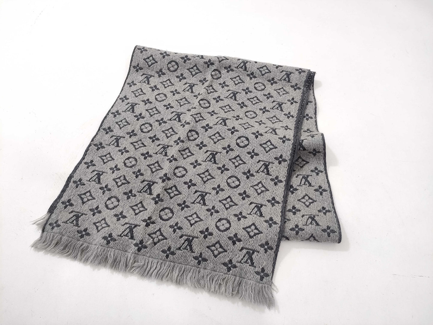 LOUIS VUITTON Monogram 100% Wool Scarf