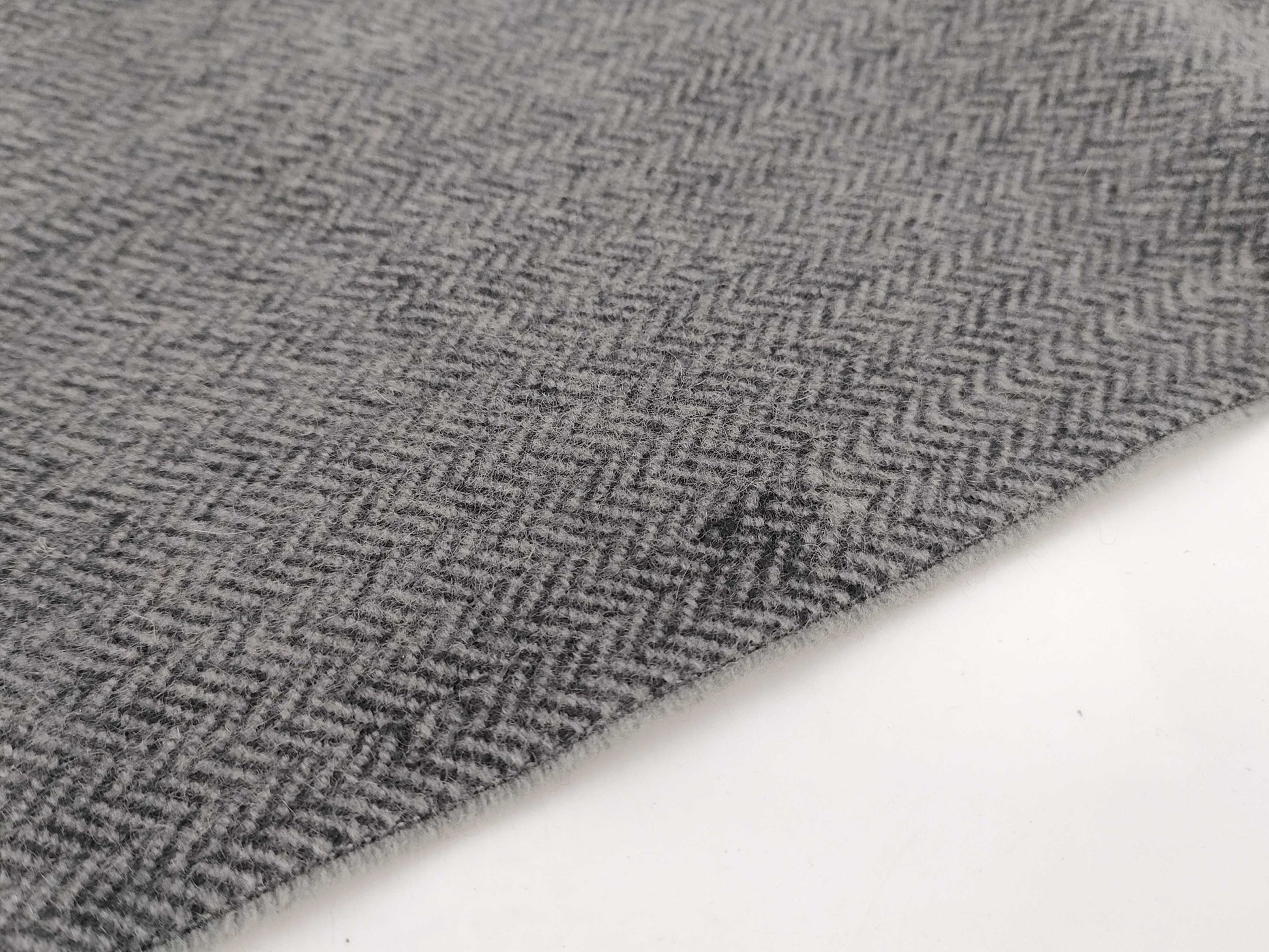 LOEWE 100% Cashmere Scarf