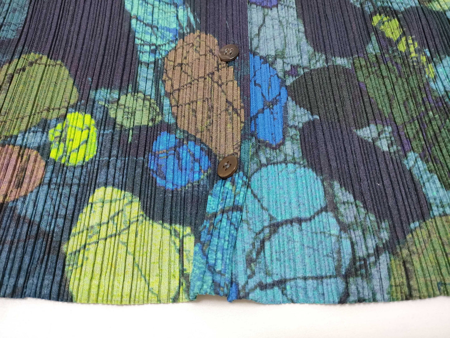 ISSEY MIYAKE Pleated Top with Patterned Buttons