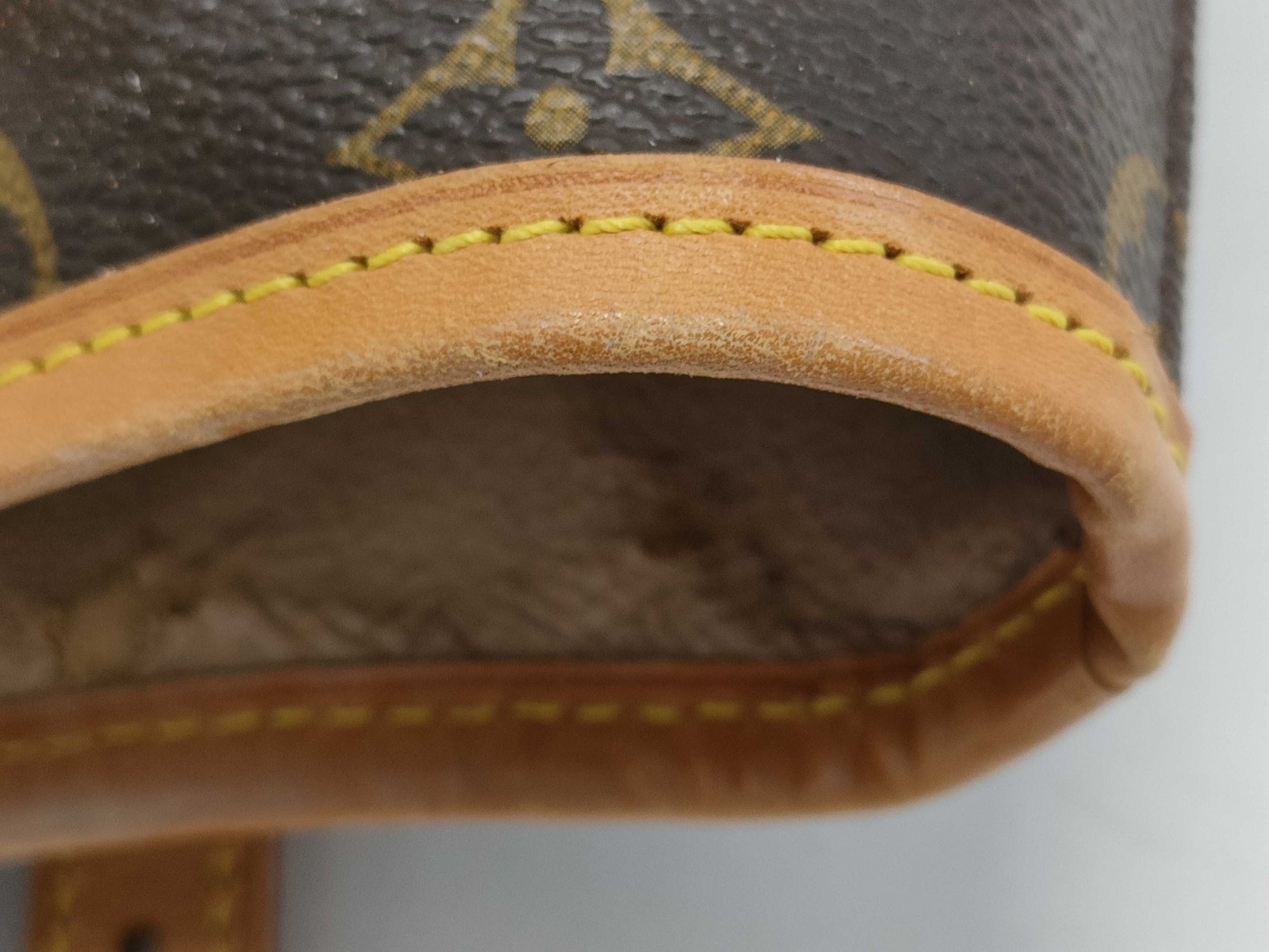LOUIS VUITTON Monogram Bucket GM Tote Bag with Pouch