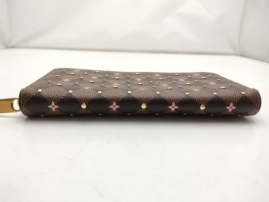 LOUIS VUITTON Damier N60473 Studded Flower Zippy Wallet