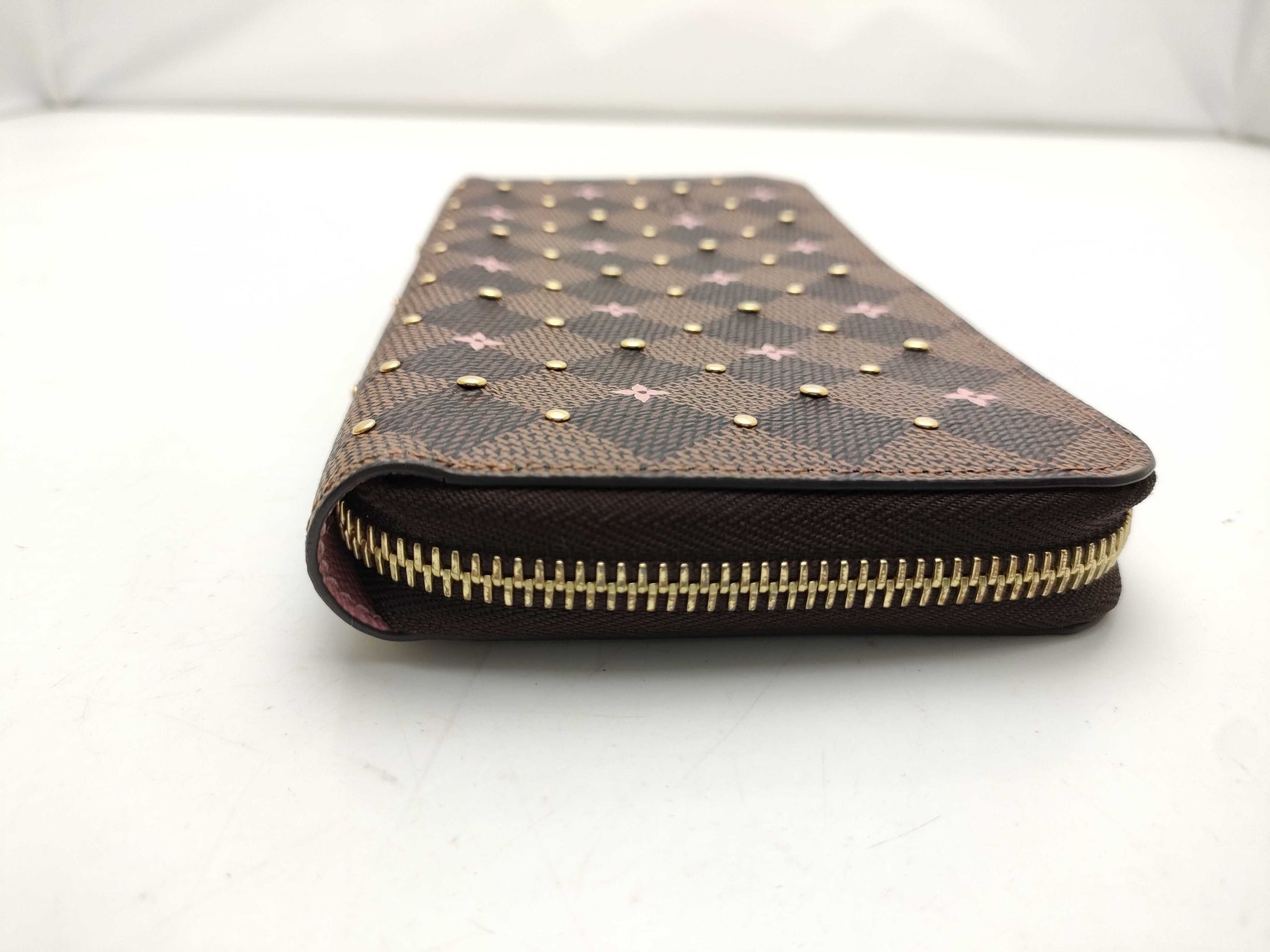 LOUIS VUITTON Damier N60473 Studded Flower Zippy Wallet