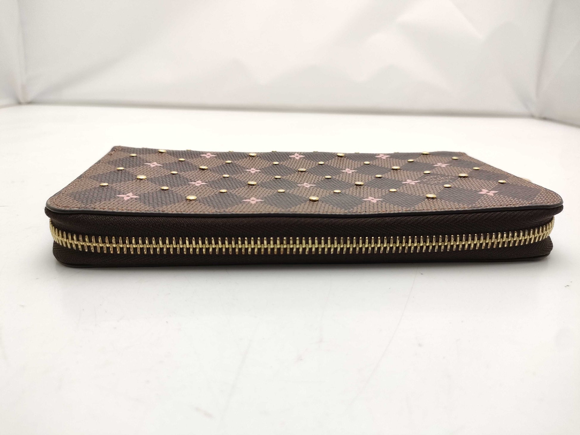 LOUIS VUITTON Damier N60473 Studded Flower Zippy Wallet