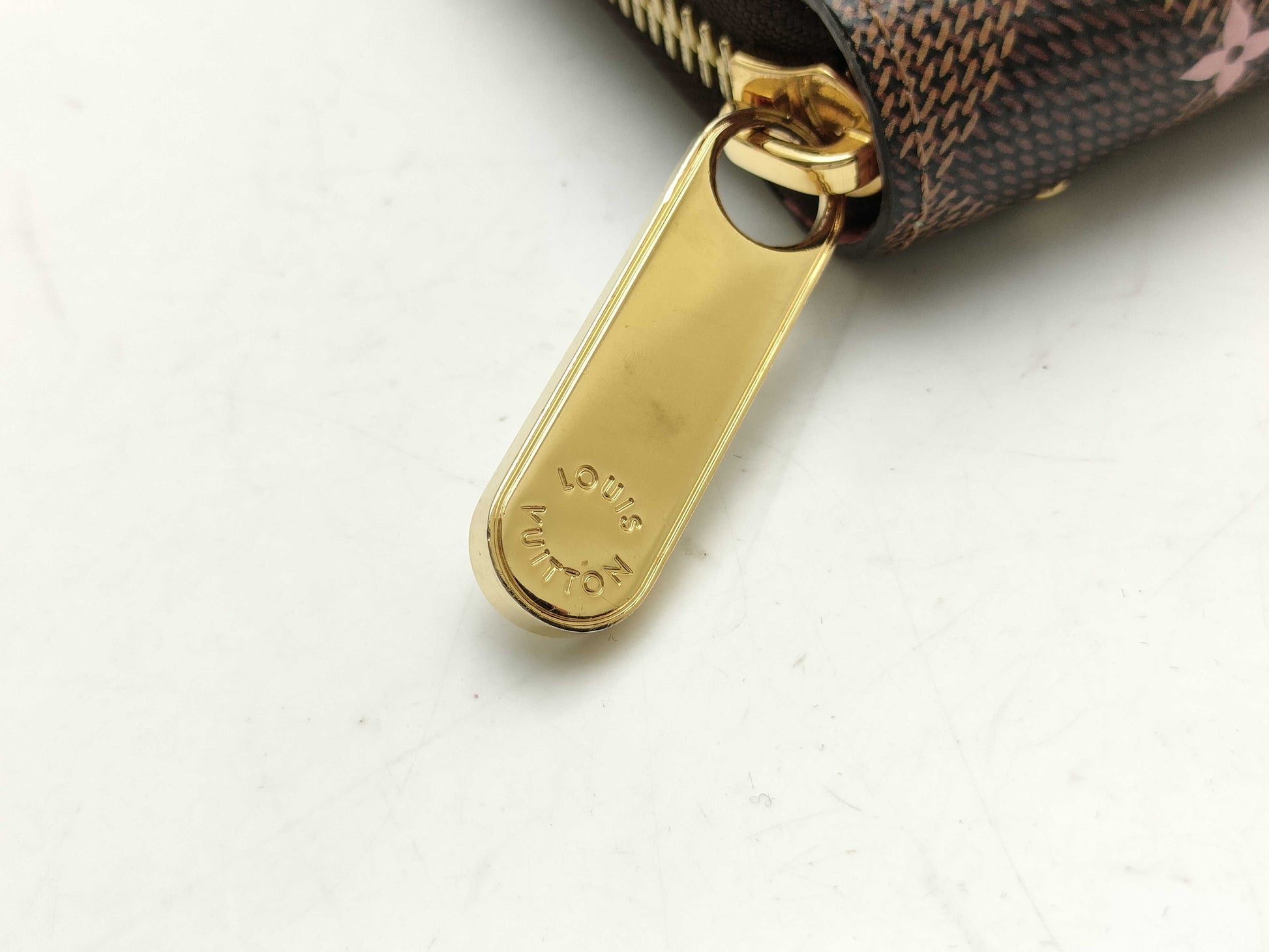 LOUIS VUITTON Damier N60473 Studded Flower Zippy Wallet
