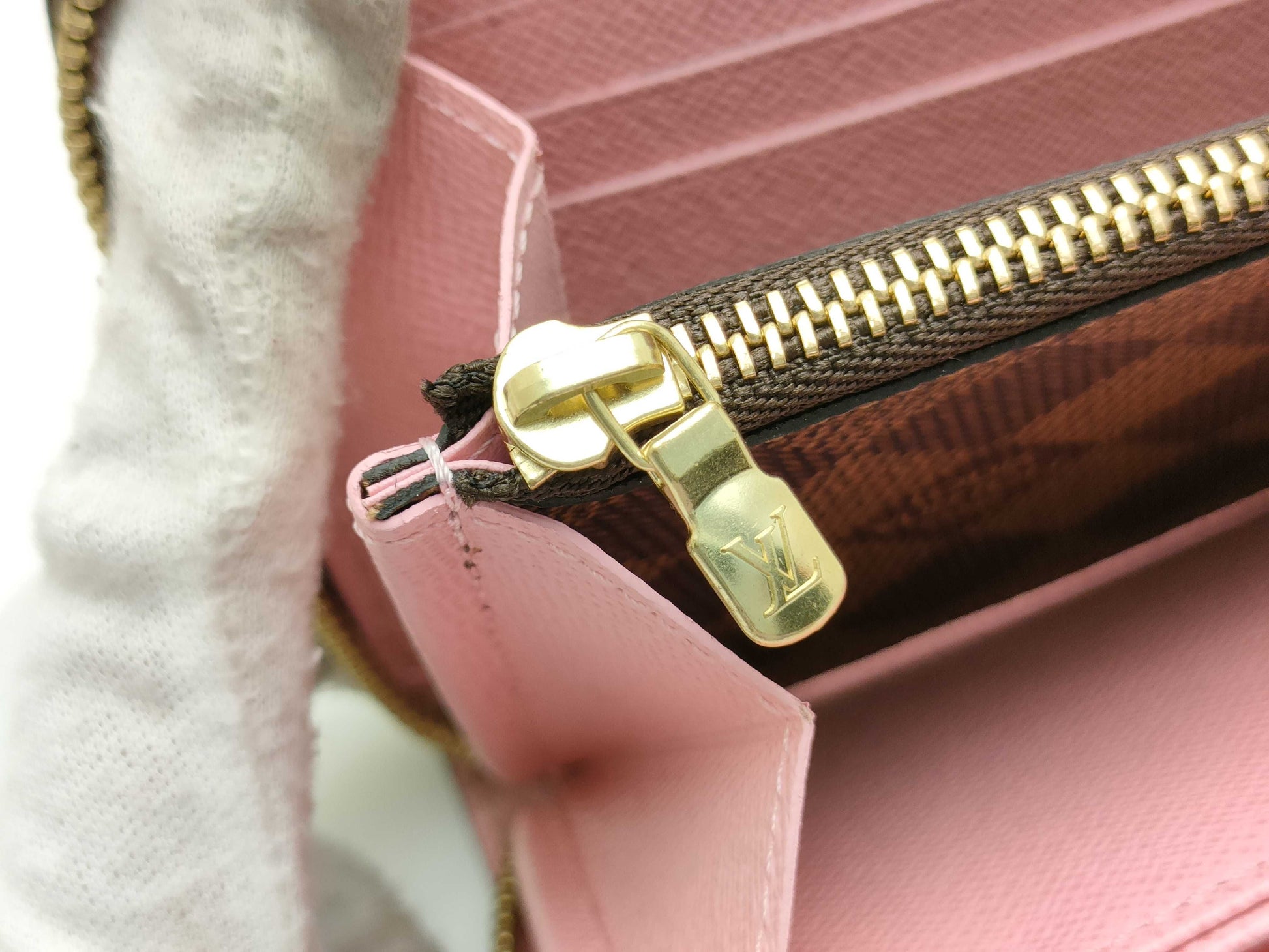 LOUIS VUITTON Damier N60473 Studded Flower Zippy Wallet