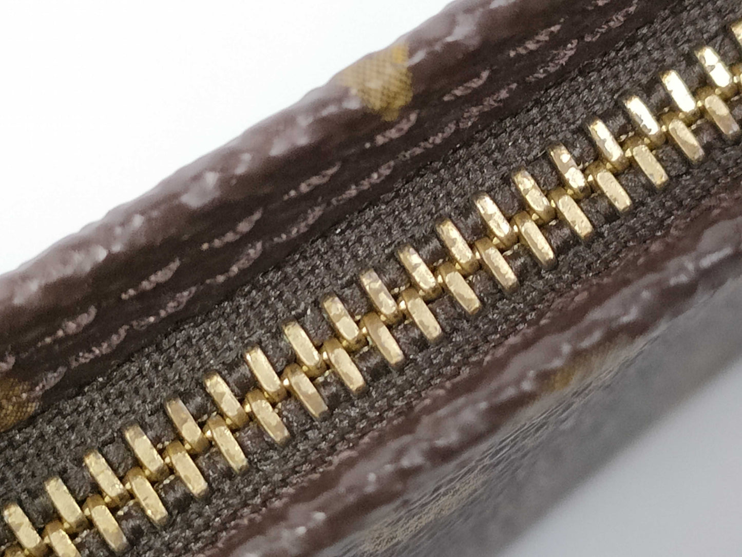 LOUIS VUITTON RFID verification failed. Monogram bucket pouch only.