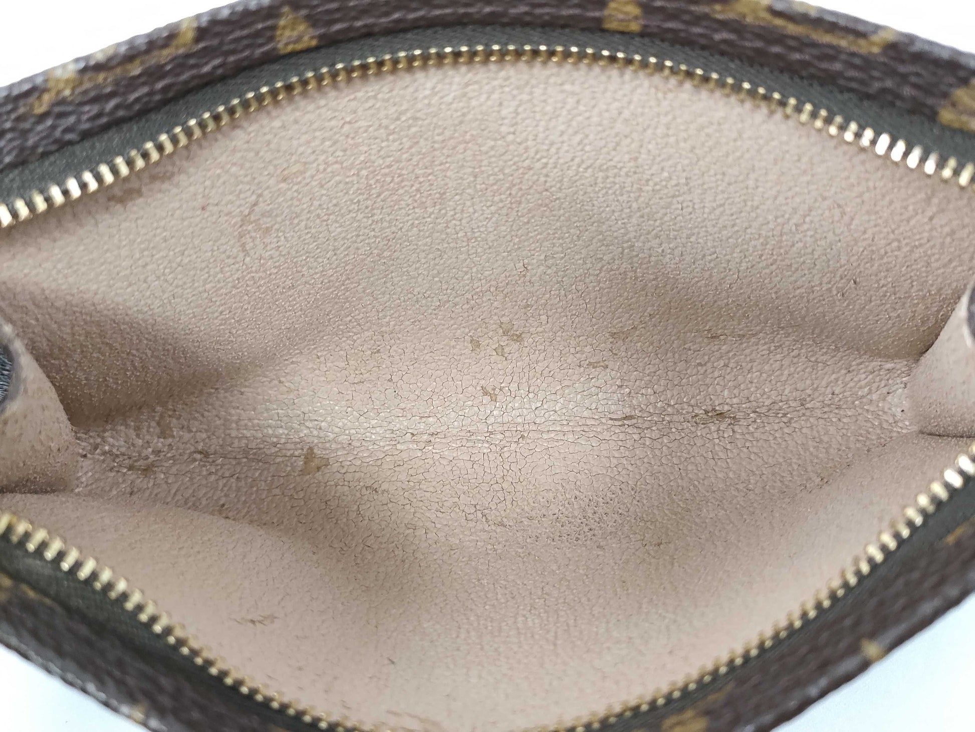 LOUIS VUITTON RFID verification failed. Monogram bucket pouch only.