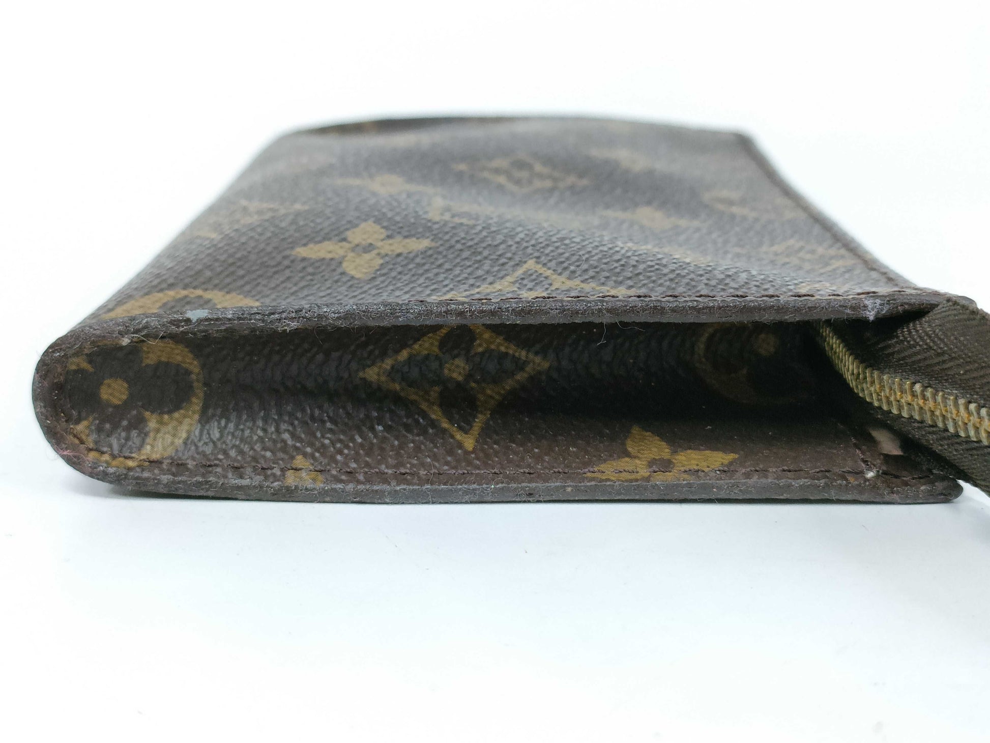 LOUIS VUITTON RFID verification failed. Monogram bucket pouch only.