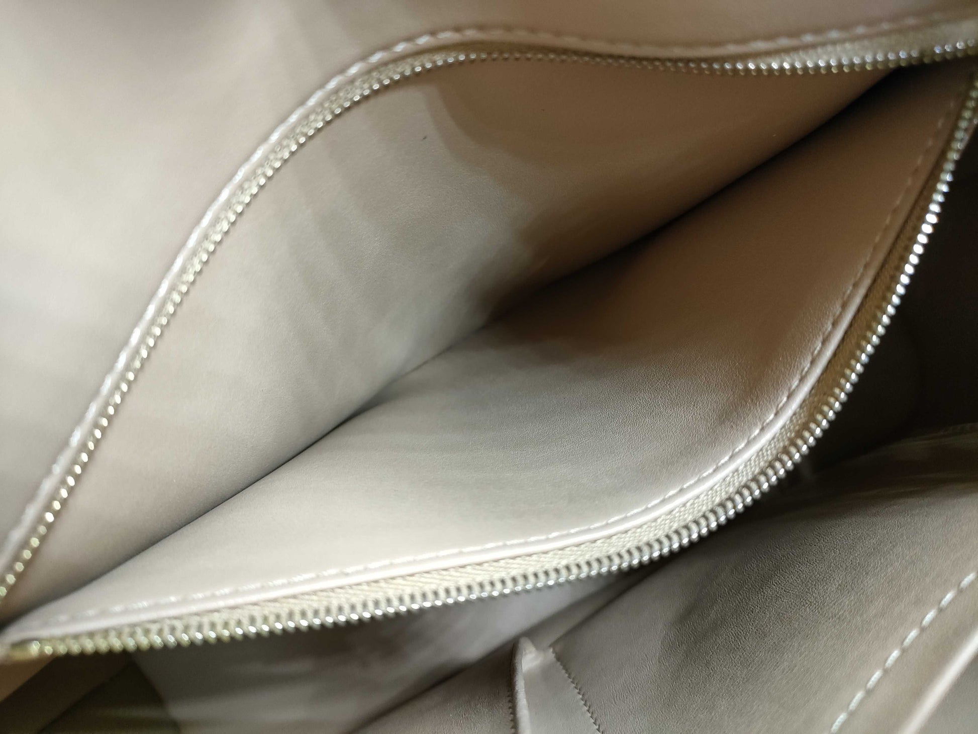 LOUIS VUITTON Vernis Houston Tote Bag