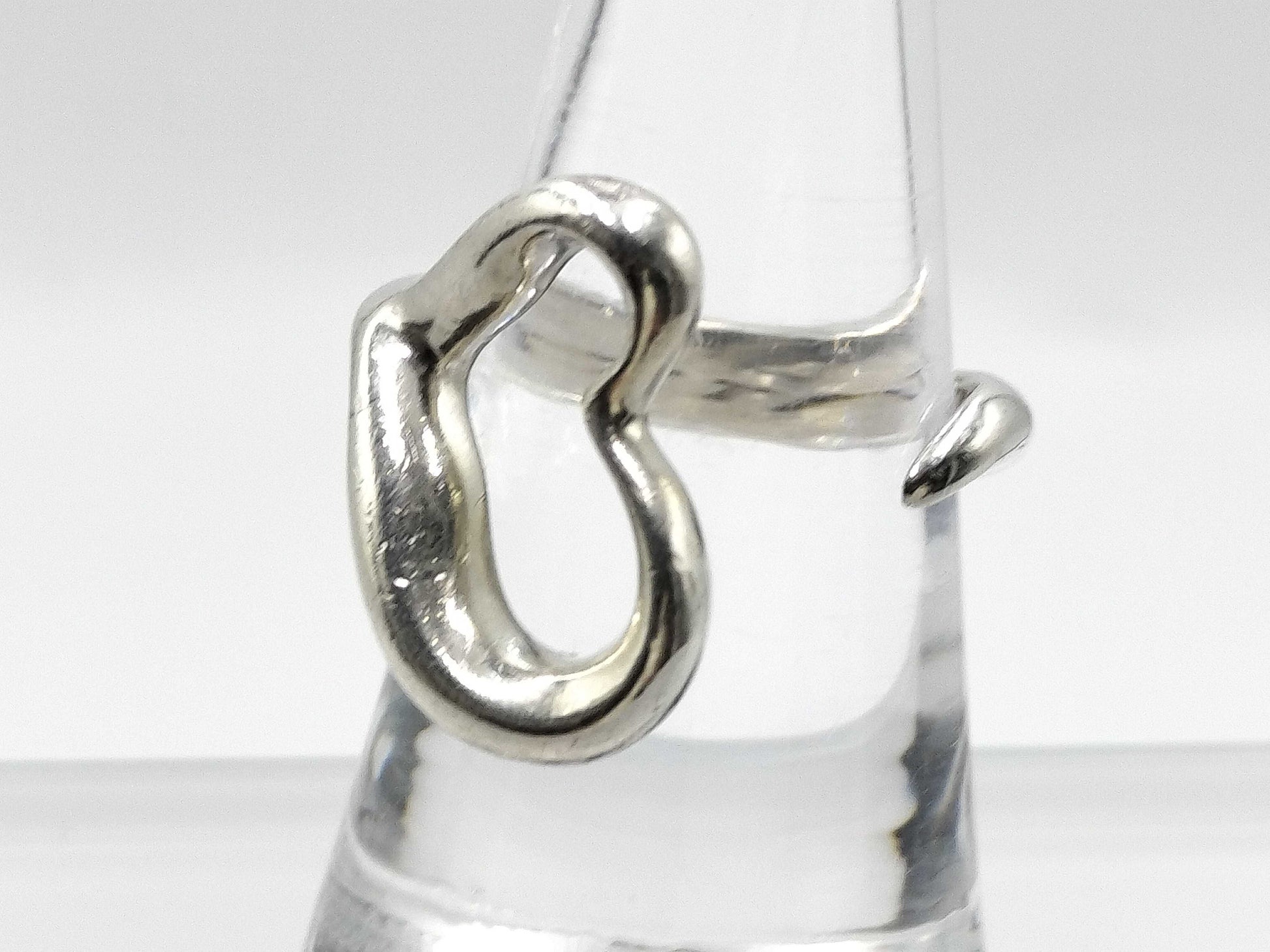 Tiffany & Co. Peretti Open Heart Ring, 6.3g
