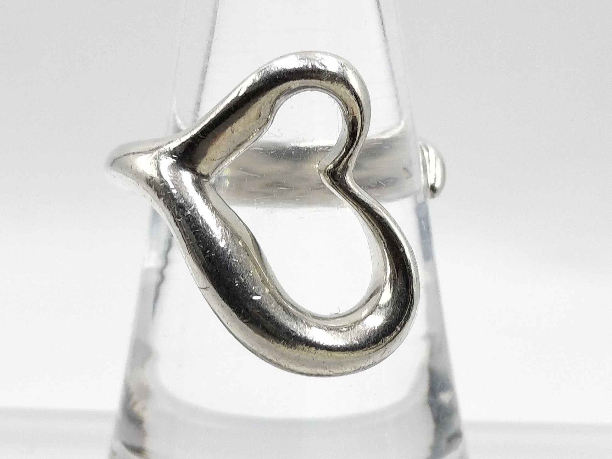 Tiffany & Co. Peretti Open Heart Ring, 6.3g