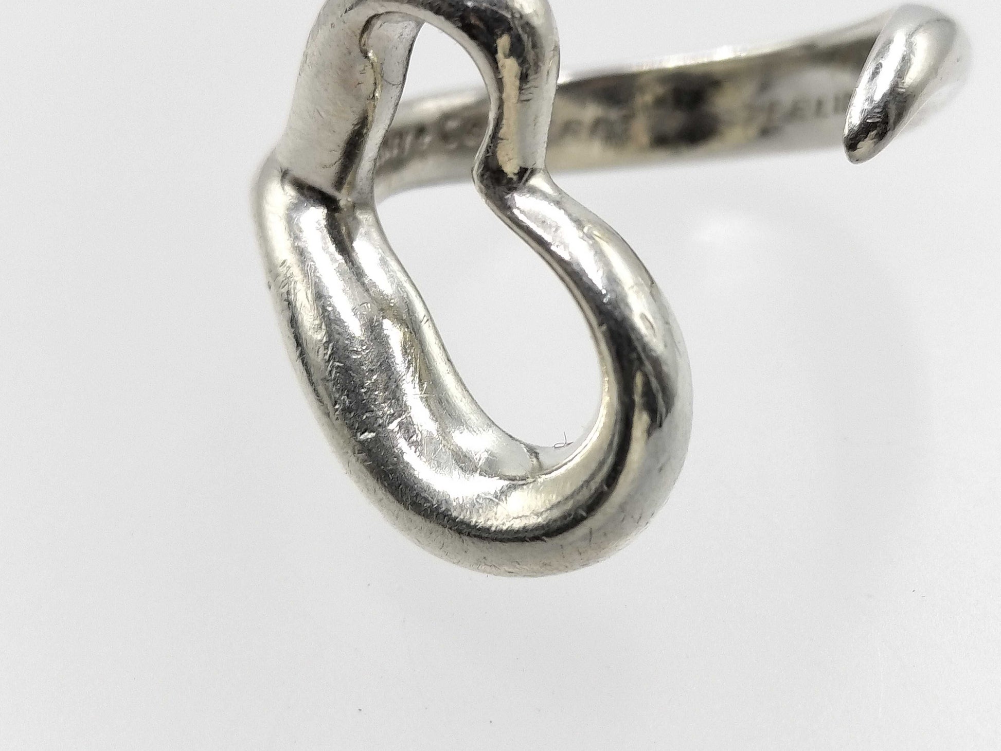 Tiffany & Co. Peretti Open Heart Ring, 6.3g