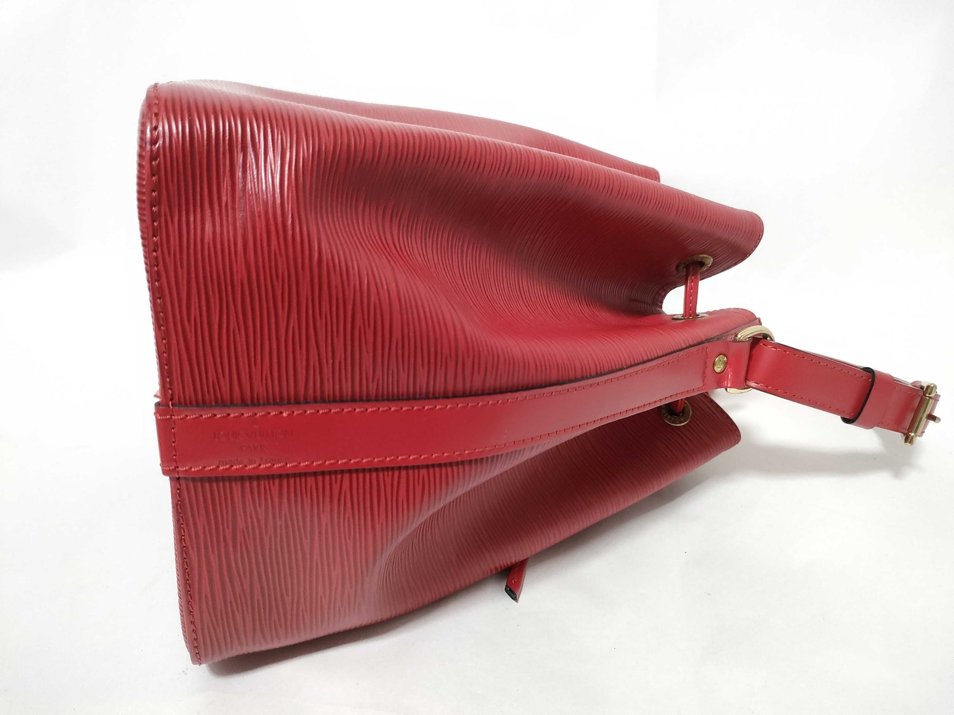 LOUIS VUITTON AR0958 Epi Noe Red Shoulder Bag