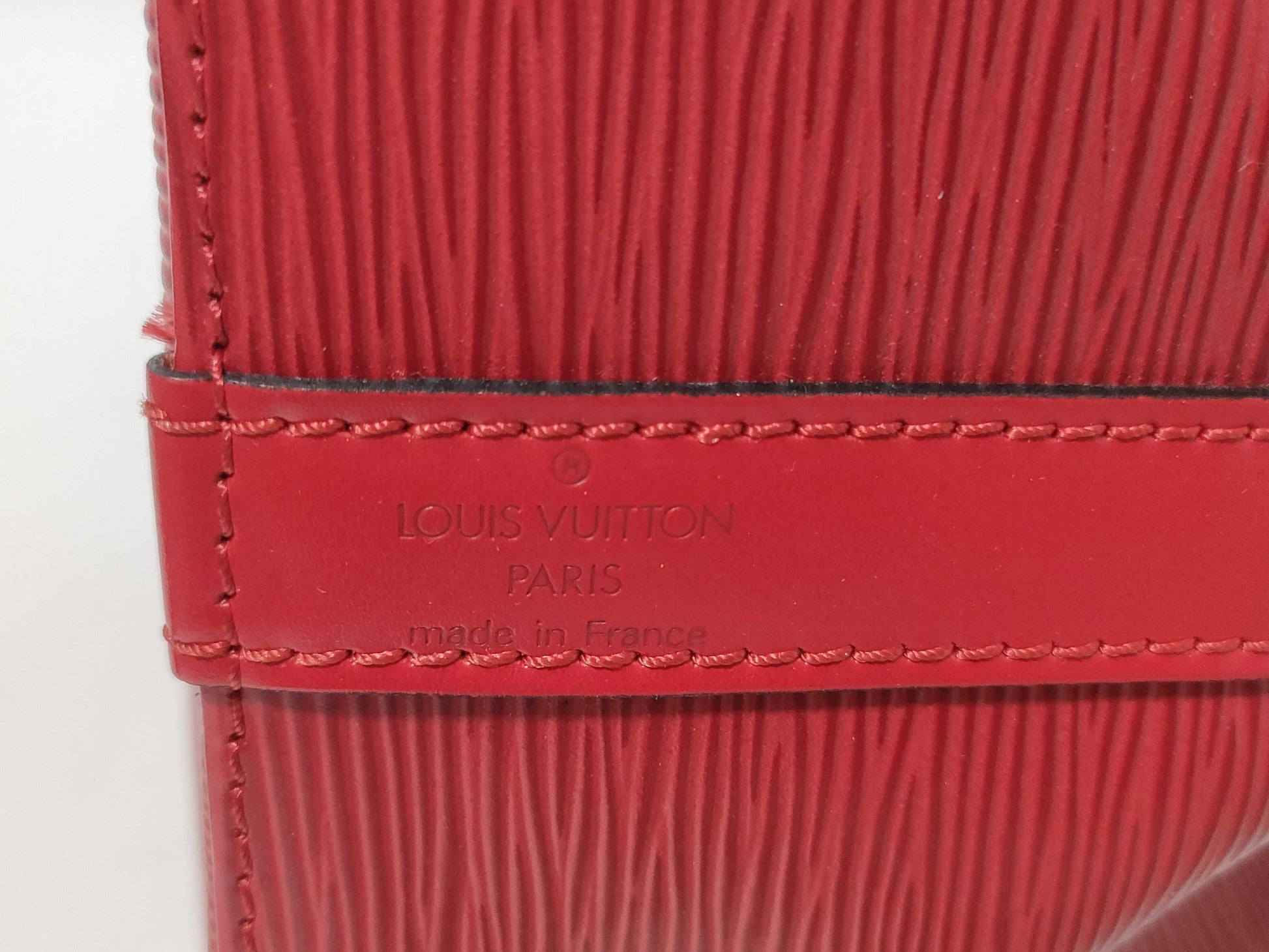 LOUIS VUITTON AR0958 Epi Noe Red Shoulder Bag