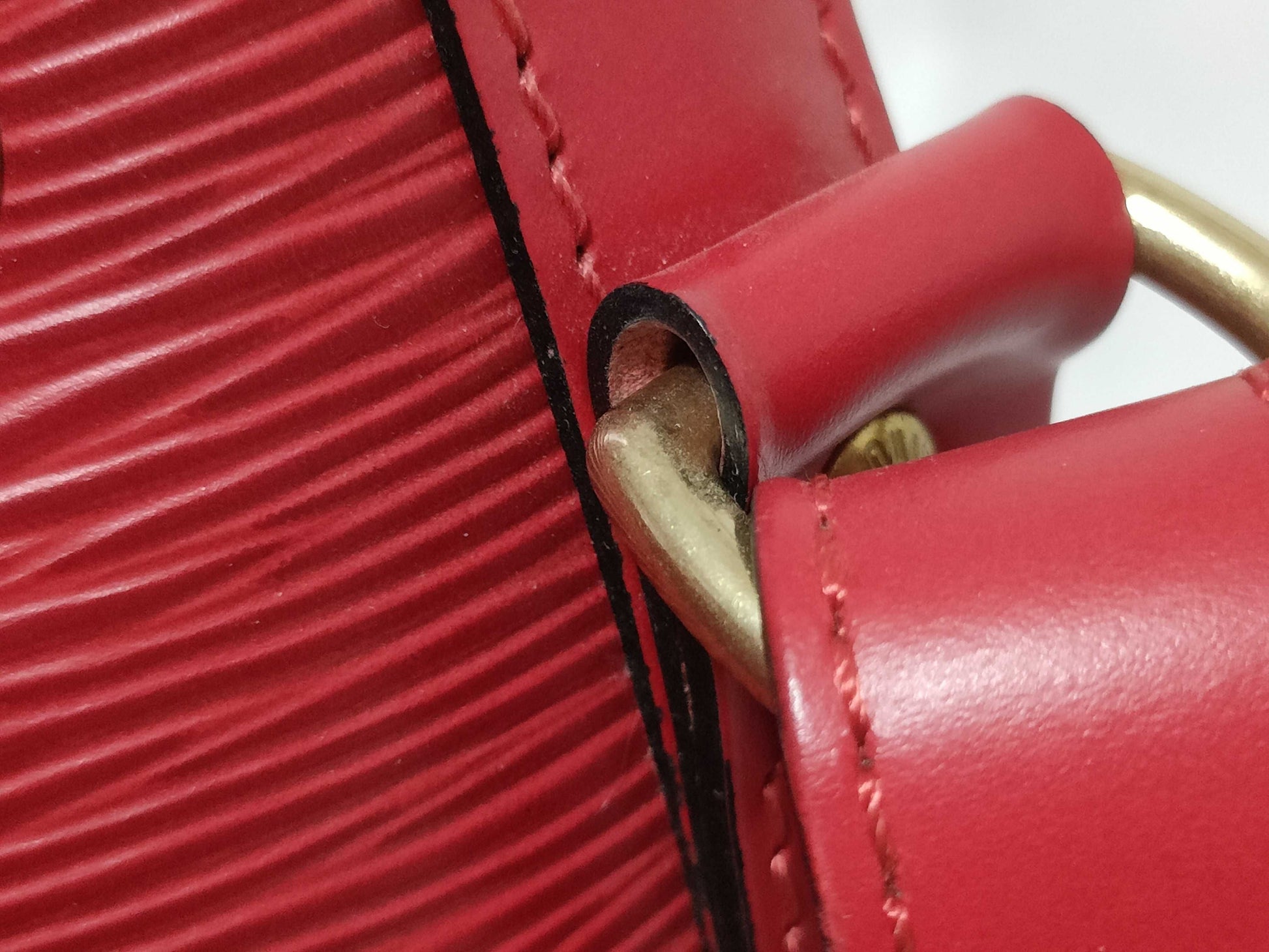 LOUIS VUITTON AR0958 Epi Noe Red Shoulder Bag