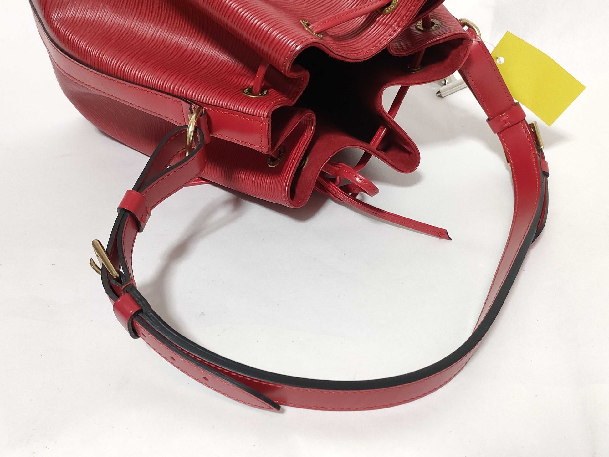 LOUIS VUITTON AR0958 Epi Noe Red Shoulder Bag