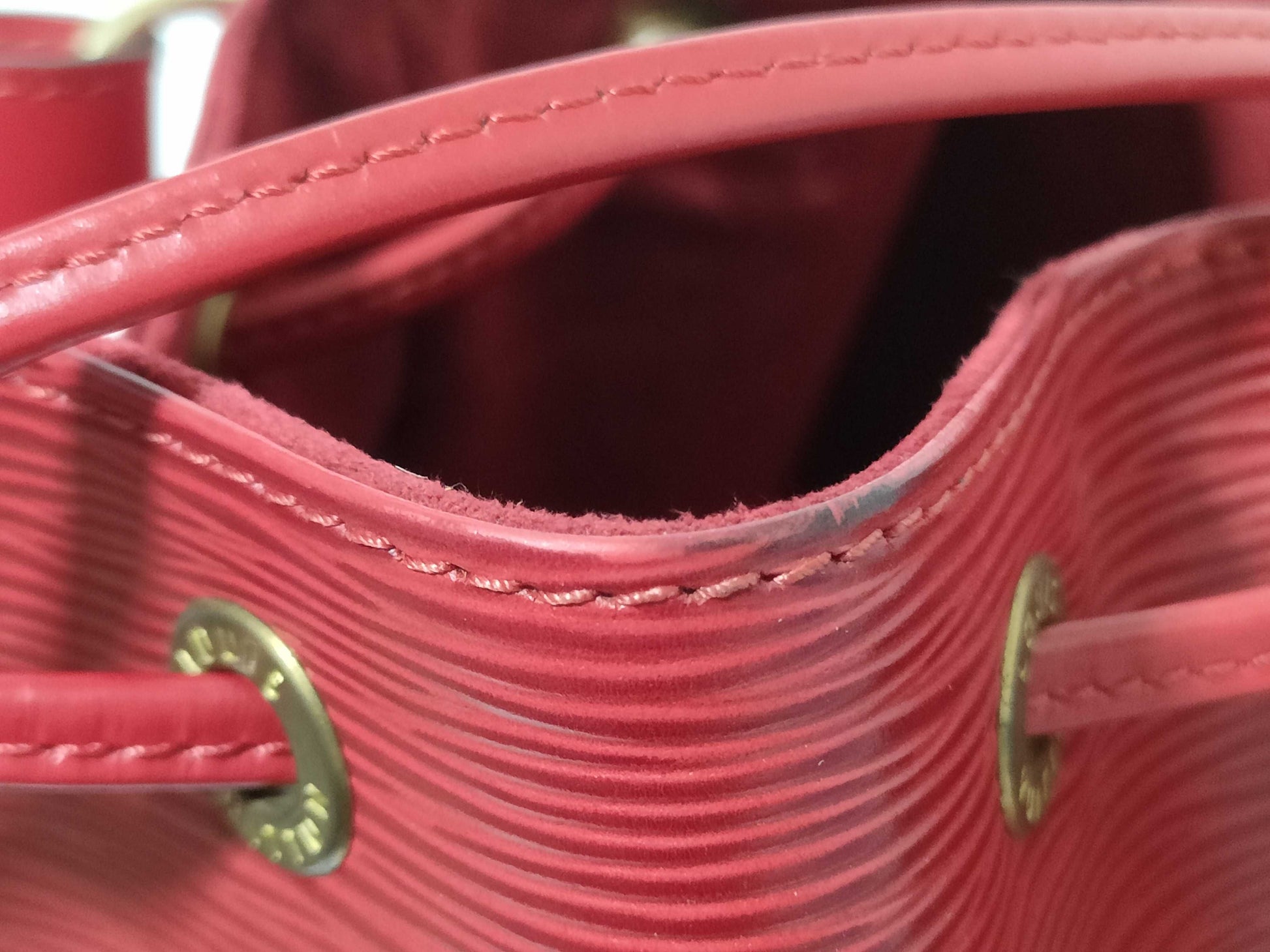 LOUIS VUITTON AR0958 Epi Noe Red Shoulder Bag